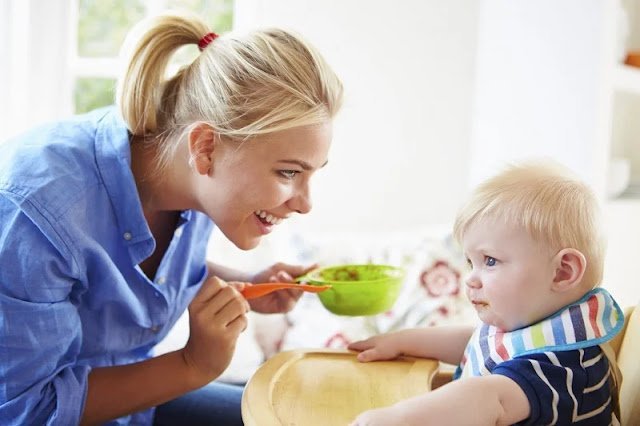 Bebekler Katı Gıdalara Ne Zaman Hazırdır Bebekler Katı Gıdalara Ne Zaman Hazırdır