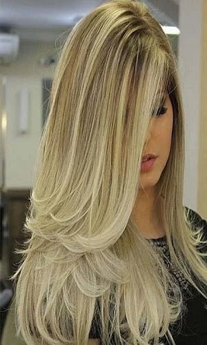 Dişiliği Vurgulayan ve Kullanımı Kolay Uzun Saç Modelleri