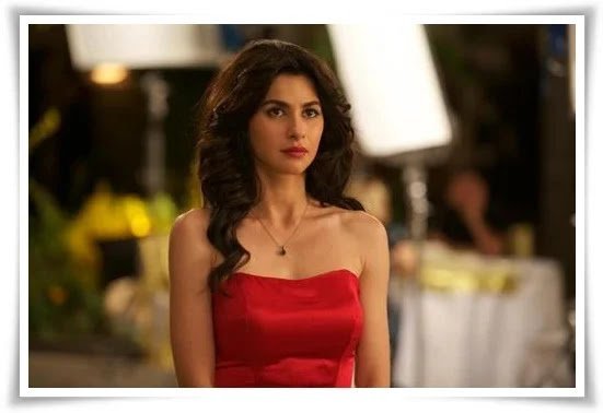 Nesrin Cavadzade Resimleri Nesrin Cavadzade Resimleri