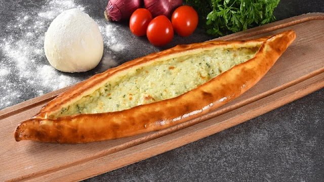 Trakya Usulü Peynirli Pide