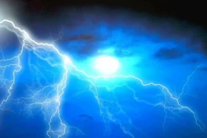 Rüyada Yıldırım Görmek Ne Anlama Gelir?