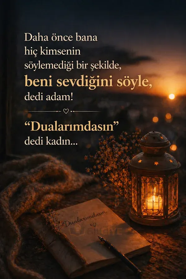 Gün batımı manzarasında mum ışığı yanında dualarımdasın yazılı romantik aşk sözü görseli.