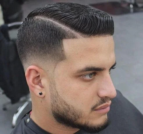 doğal pompadour saç modeli erkek