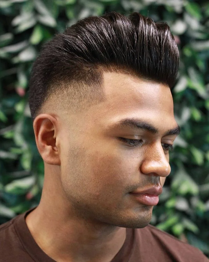 undercut pompadour saç modeli erkek