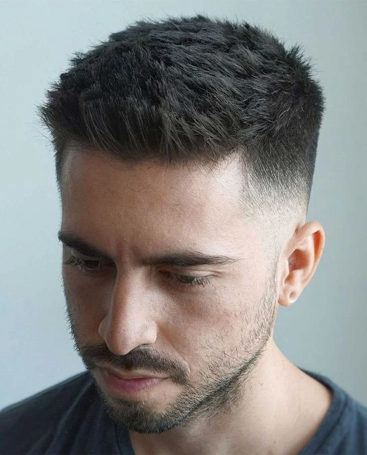 hacimli quiff saç modeli erkek