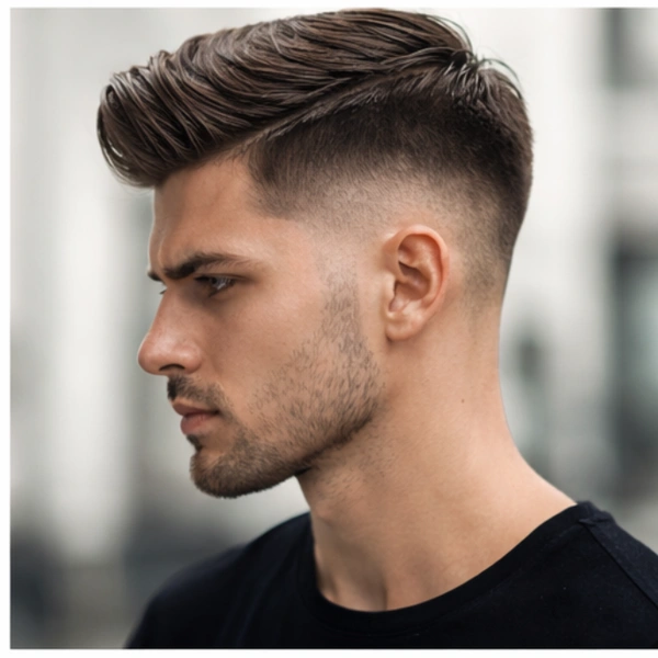Fade geçişli modern undercut saç modeli erkek