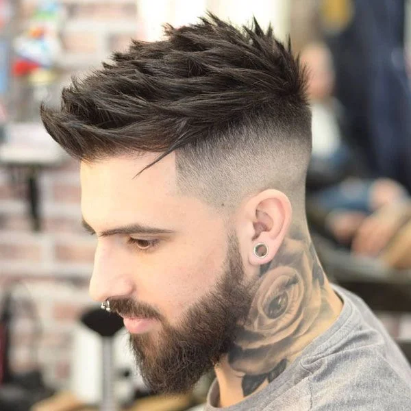 uzun üst undercut saç modeli erkek