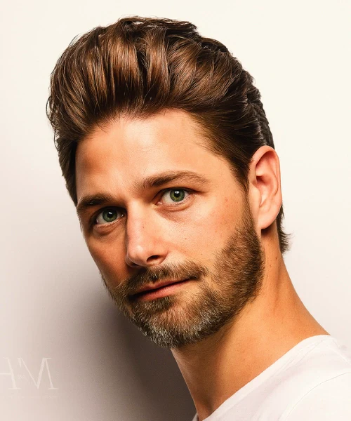 messy pompadour saç modeli erkek doğal hacimli stil