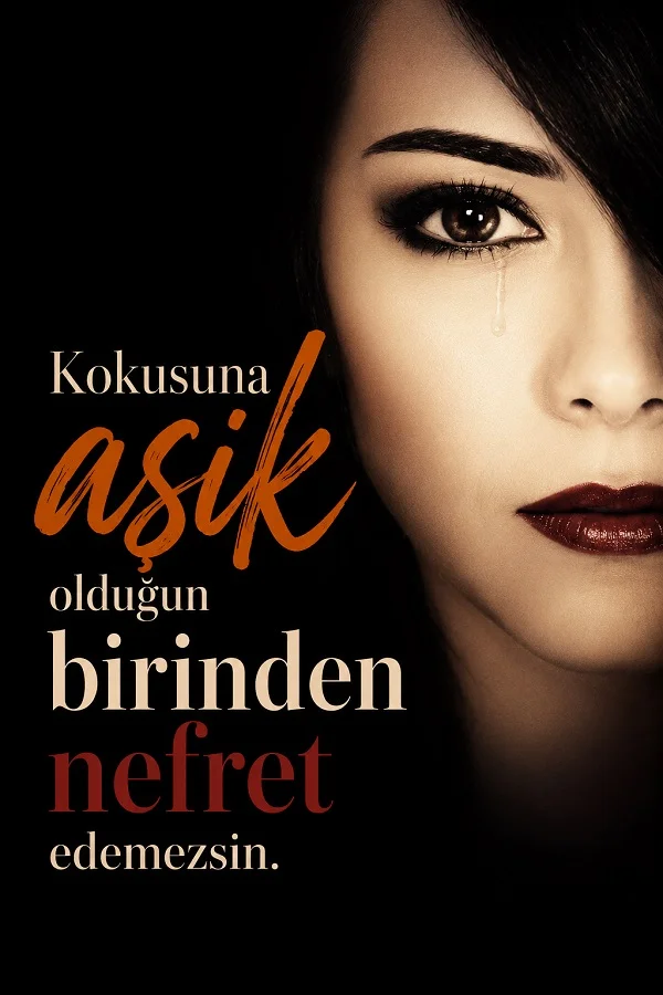 Gözünden yaş süzülen kadın portresi ve kokusuna âşık olunan birinden nefret edememeyi anlatan duygusal söz.