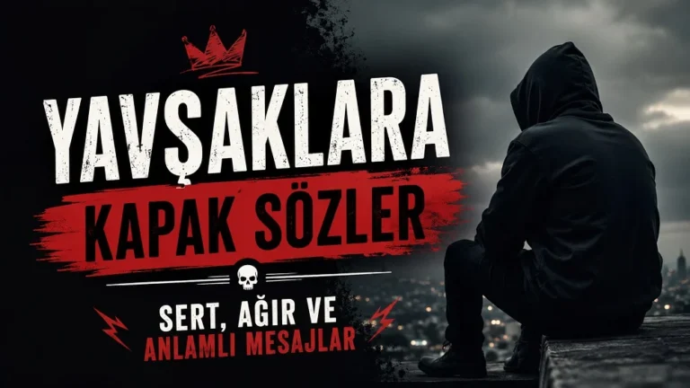 Koyu, dumanlı ve dramatik şehir manzarası önünde kapüşonlu bir kişinin yer aldığı yatay kapak görselinde, sol tarafta “Yavşaklara Kapak Sözler” başlığı ve “Sert, Ağır ve Anlamlı Mesajlar” alt metni kırmızı, siyah ve beyaz tonlarda yazılmıştır.